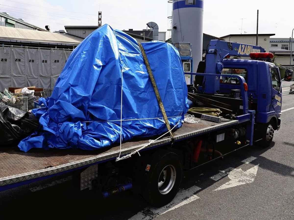 Cab Salvaged from Sinkhole in Saitama Pref.; Backfilling Work to Begin