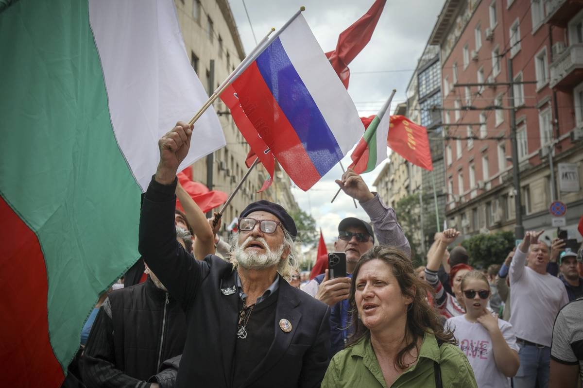 Bulgarian Nationalists Protest Government Plans to Adopt the Euro Currency
