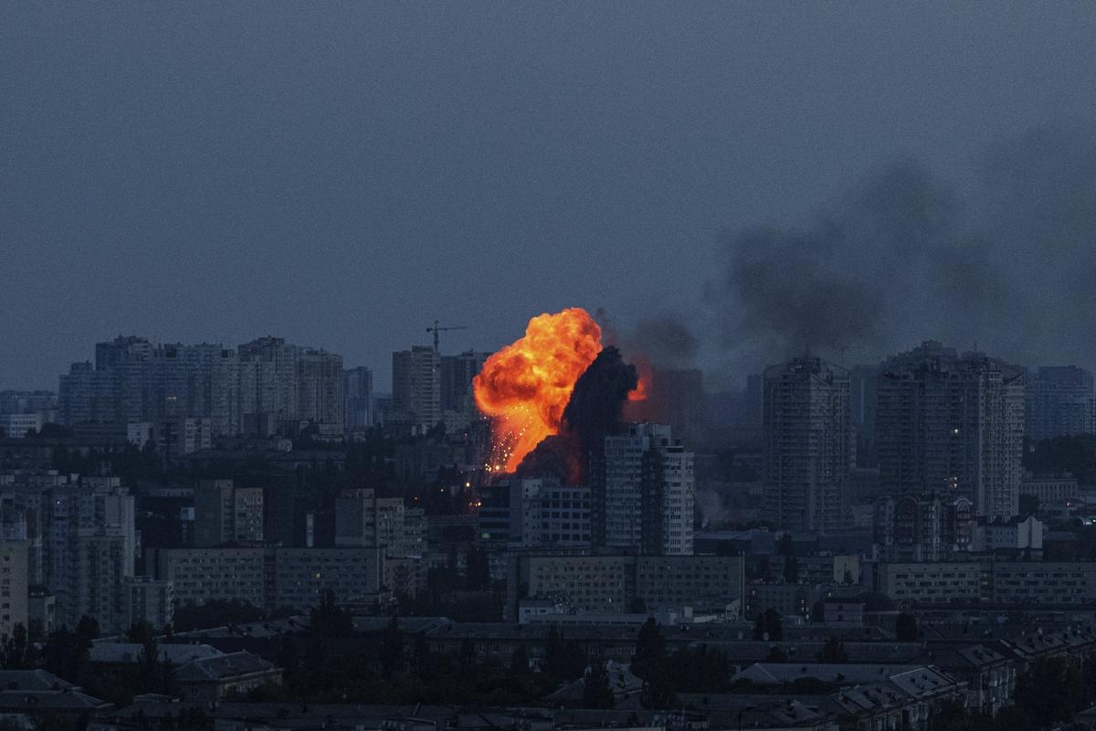 Deadly Russian Bombardment of Ukraine Further Dampens Hopes for Peace