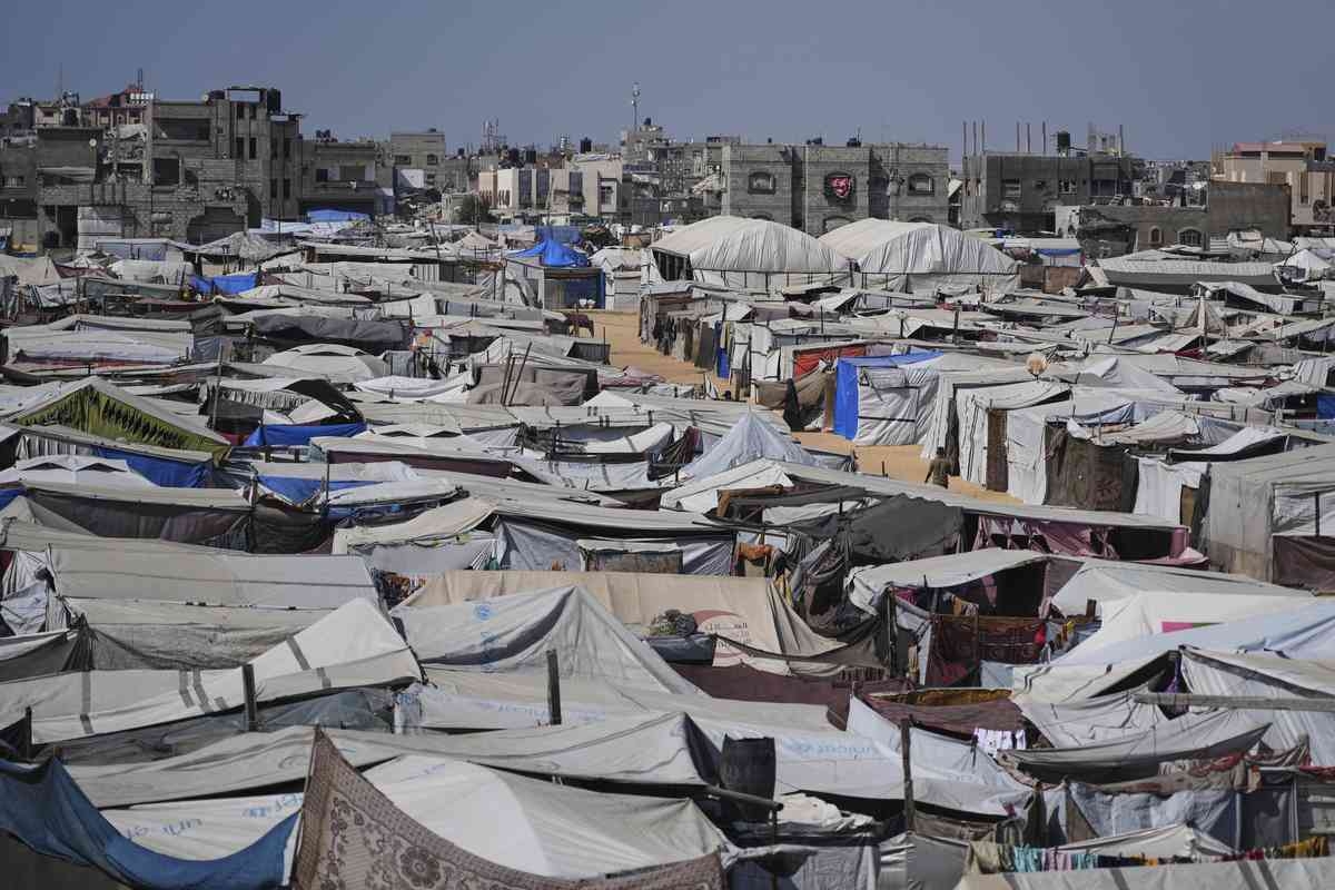 Israel Backs an Anti-Hamas Armed Group Known for Looting Aid in Gaza. Here's What We Know