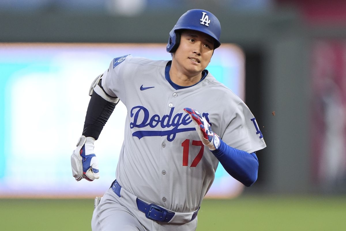 Ohtani Hits 29th Homer, Adds RBI Triple to Lead Dodgers over Royals 5-4