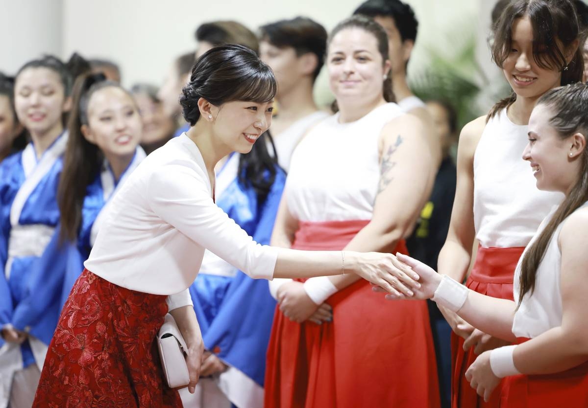Princess Kako Attends Welcome Ceremony in Brazil; Greeted with Japanese Music, Dance Performance