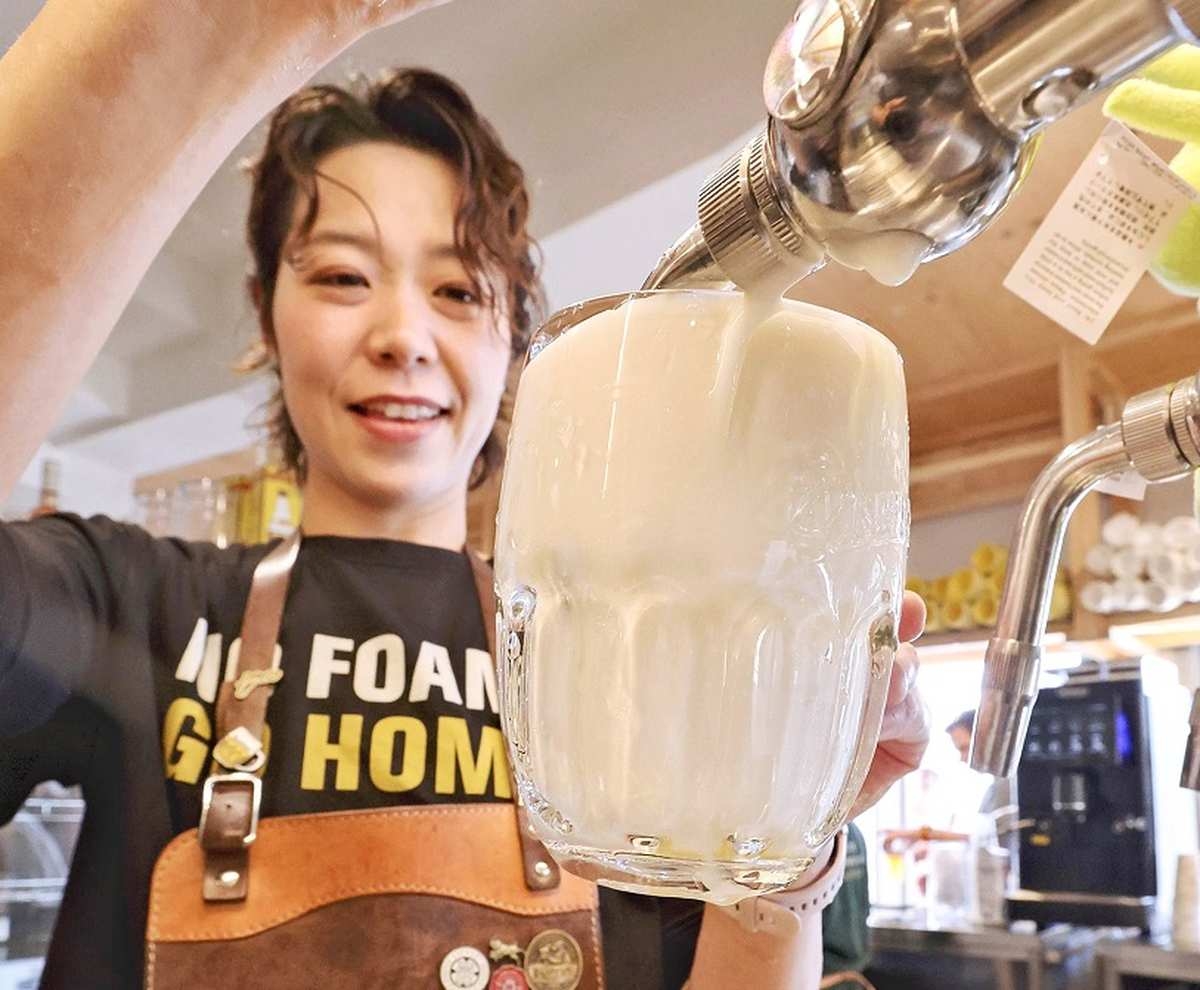 2025 Expo Osaka : Visitors Enjoy Opportunity to Drink Alcoholic Beverages from Around the World