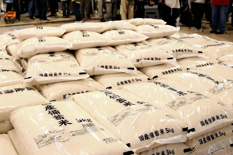 Various Food Services Can Apply for Stockpiled Rice Contracts, says Japan's Agriculture Minister; Rice Should Reach Far and Wide