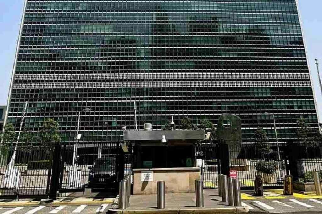 U.N. Mulls Cutting 7,000 Jobs, Reorganizing 40 Agencies; U.S. Funding Cuts Force Intl Body to Make Unprecedented Reorganization