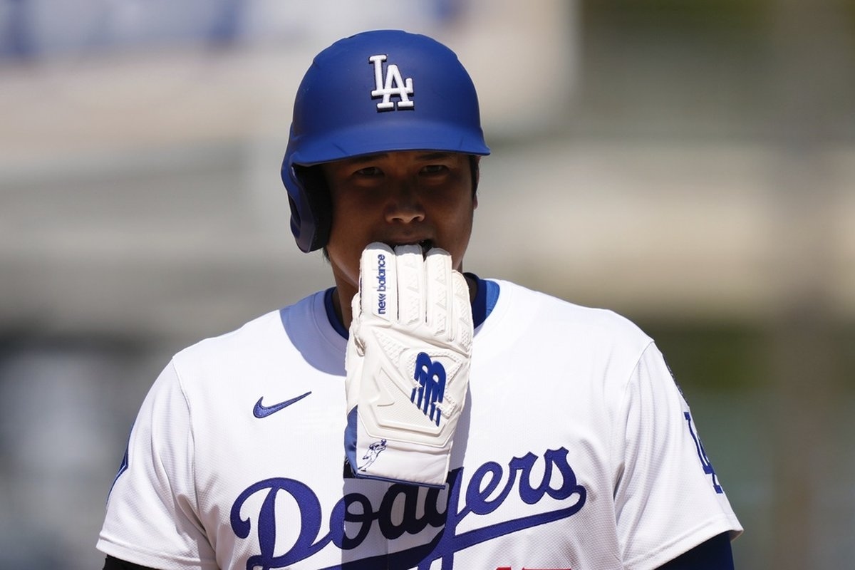 Brewers Edge Dodgers for 10th Straight Win, Completing Season Sweep