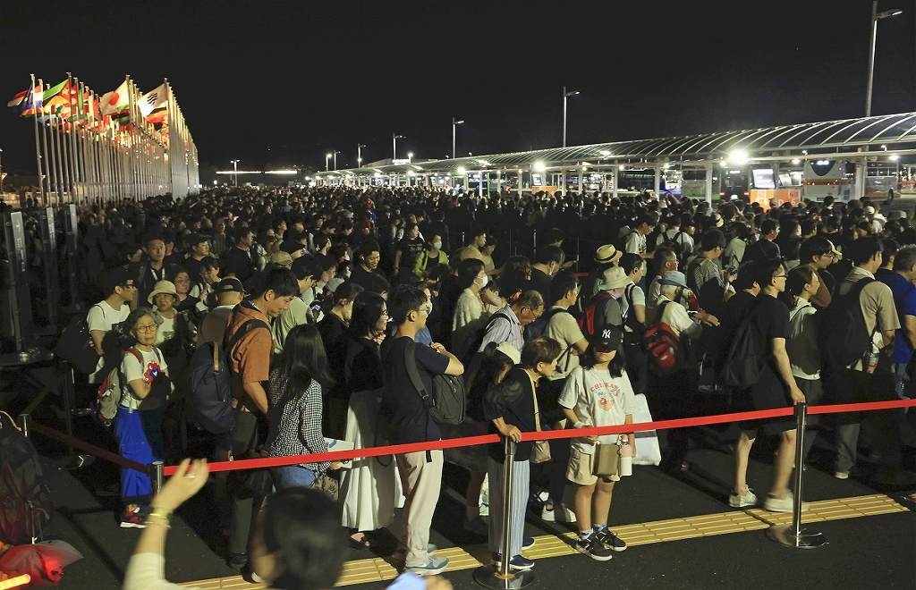 2025 Expo Osaka: 100 People Unable to Board Shuttle Bus at West Gate on Day of Record Number of Visitors Marked; Some Wait Until Past Midnight for a Taxi