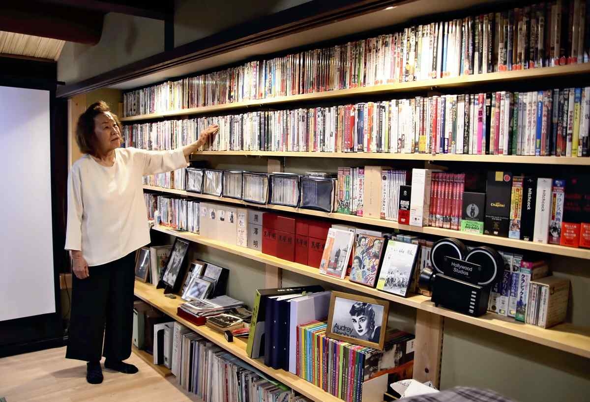 Kagawa: Japan Cinephile's House Reborn as Cinema Warehouse; 1,300 DVDs, 1,000 Film Books Open to Public