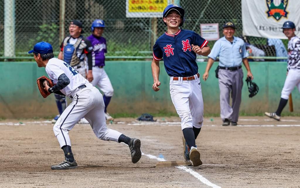 A Mirror-Image Game Turns Baseball on its Head