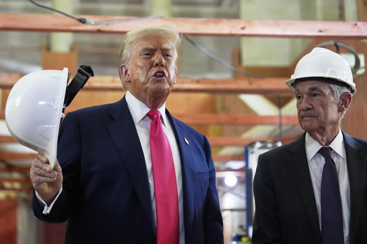 Trump Calls on the Federal Reserve Board to Take Full Control of the Central Bank from Powell
