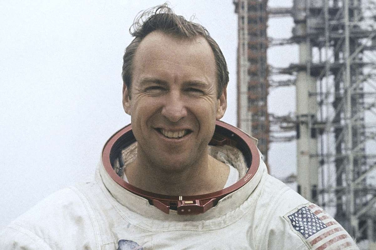 Apollo 13 Moon Mission Leader James Lovell Dies at 97