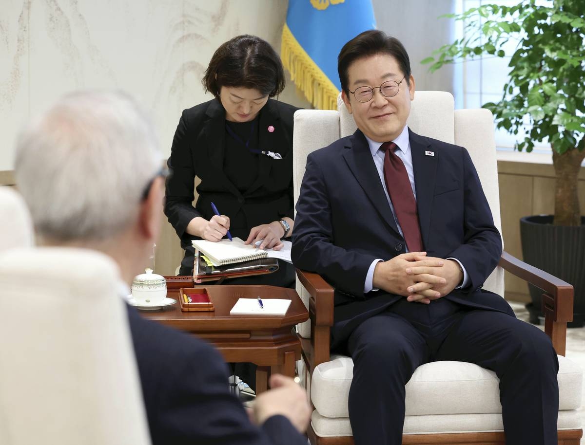 South Korean President Vows to Uphold Agreements with Japan on Comfort Women, Wartime Workers