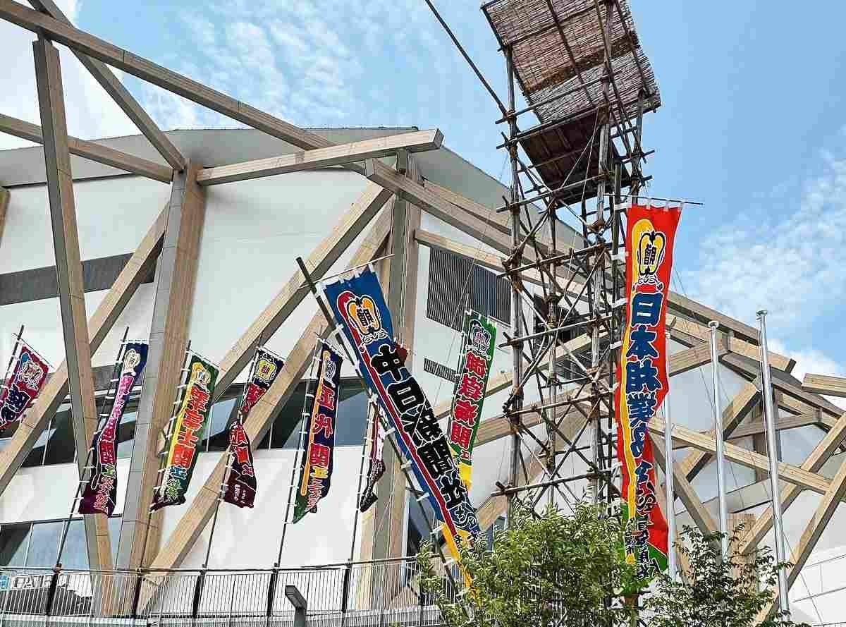 Sumo Scene / ‘Gomenfuda' Signage Stand as Remnant of Edo Sumo Tournaments Fundraising for Shrines, Temples