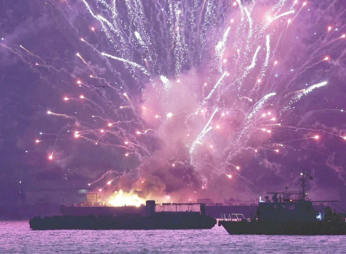Man Taken to Hospital after Fire at Yokohama Fireworks Festival; Blaze Occurred on Offshore Launch Platform