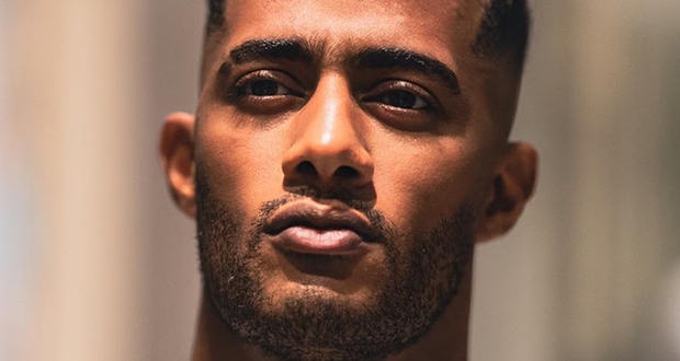 محمد رمضان يبكي بحرقة بسبب سيدة (فيديو)