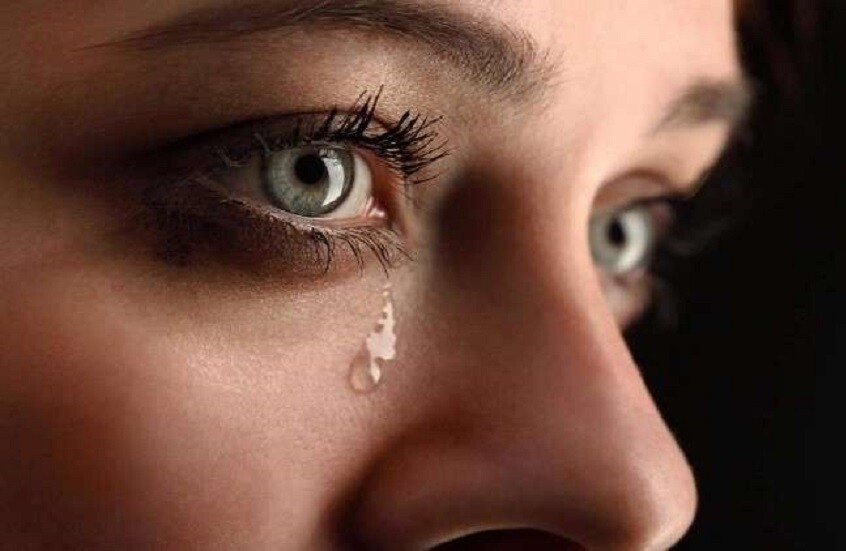 هل للبكاء فوائد؟!.. طبيبة تشرح