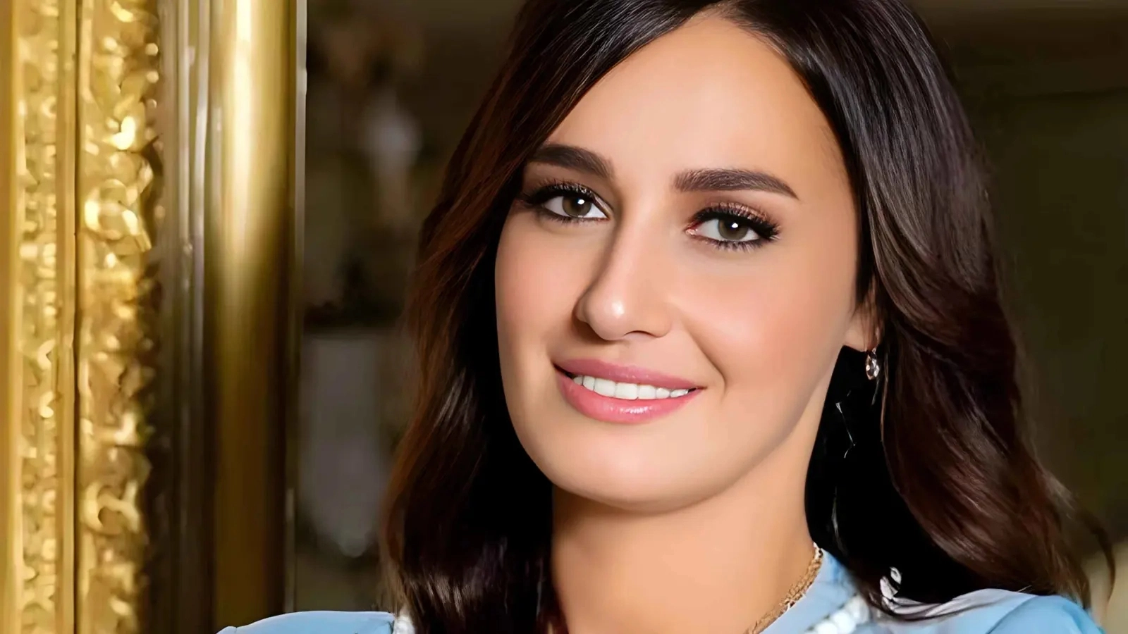حلا شيحة تظهر بالحجاب مجددًا