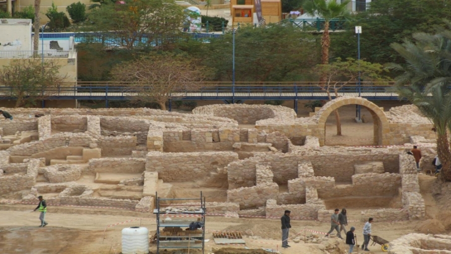 السياحة تستضيف عالم آثار مصريا في زيارة للأردن