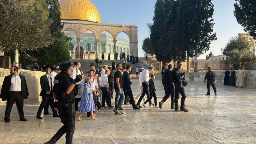استمرار اقتحام مستوطنين للمسجد الأقصى