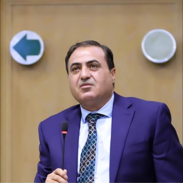 نائب: "من لا يحب الملك لا يحب الله "