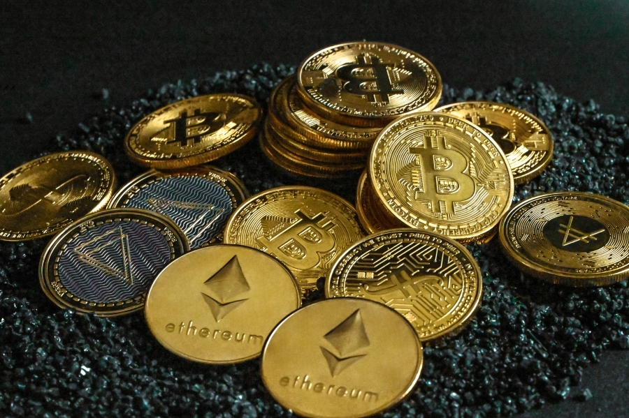 الحكومة تنوى ضبط تعامل المواطنين بالعملات الرقمية