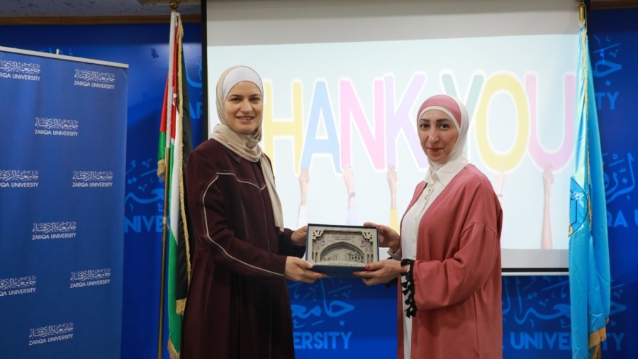 "صيدلة الزرقاء" تنظّم محاضرتين حول التسجيل الدوائي والمكمّلات العشبية