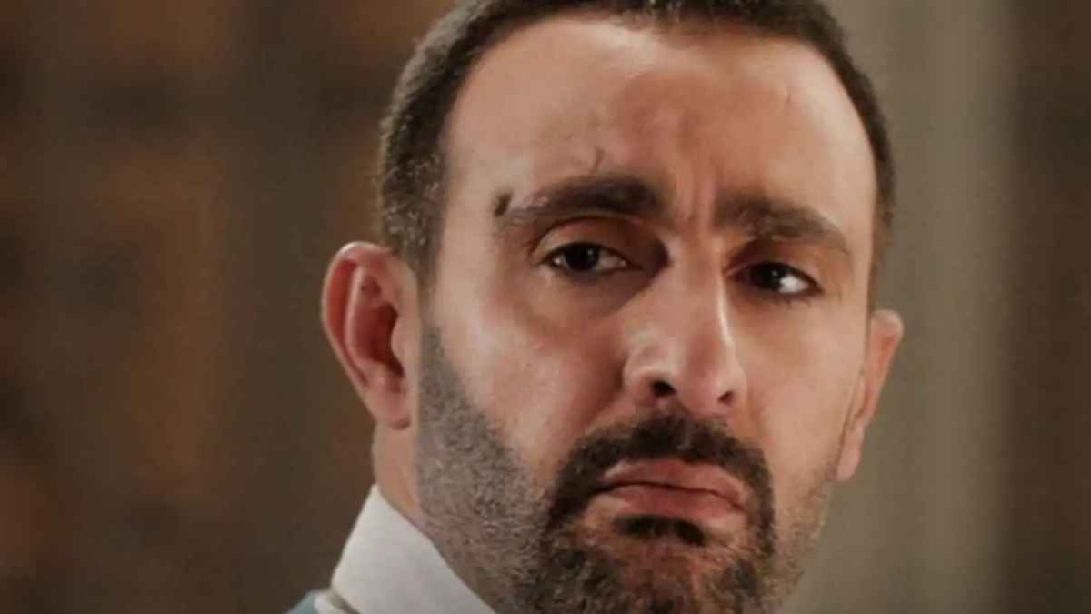 ناقد فني شهير: أحمد السقا فقد توازنه النفسي