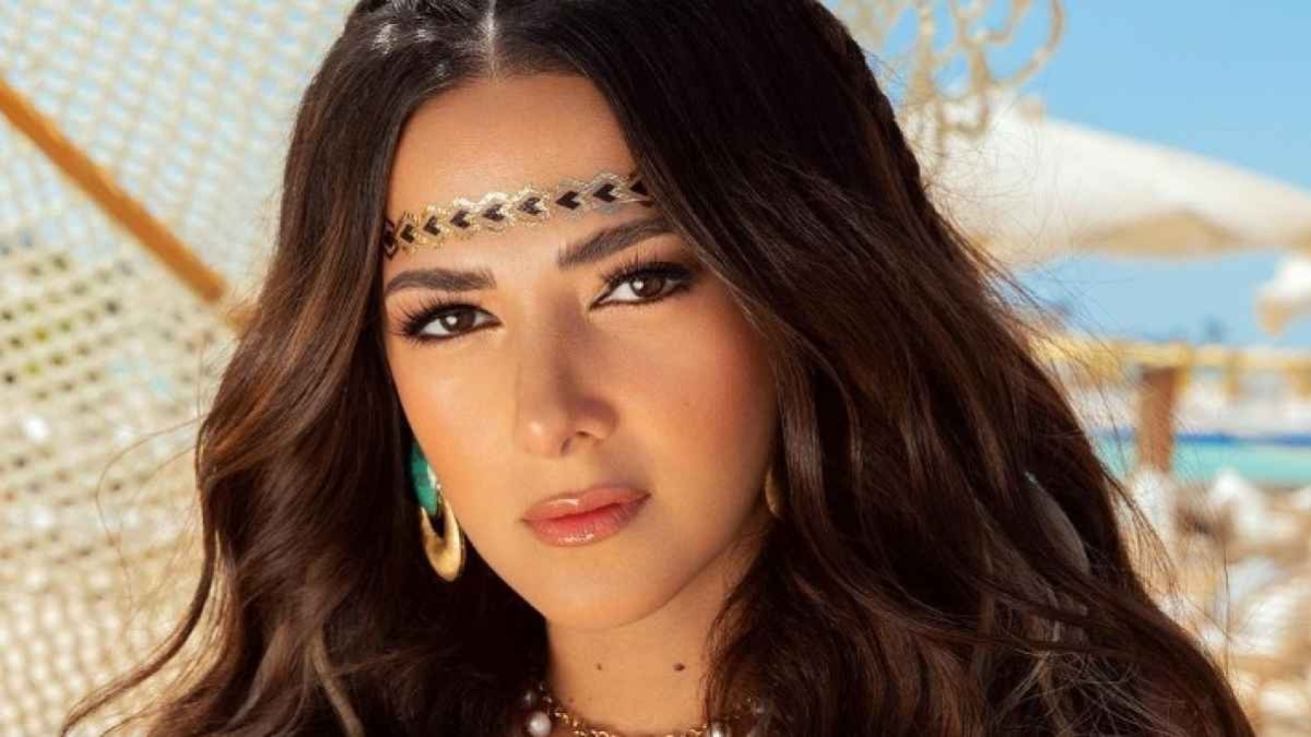دنيا سمير غانم تفاجئ جمهورها في أغنيتها الجديدة (فيديو)