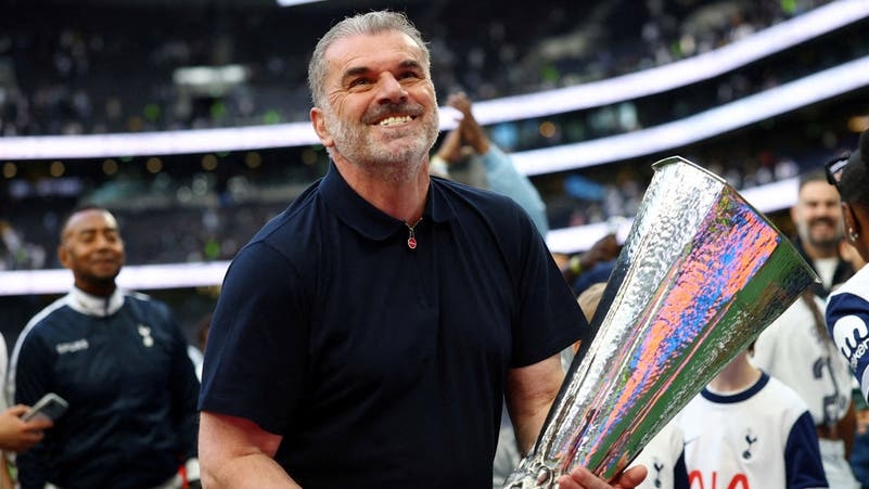 أهلي جدة يقترب من تعيين بوستيكوغلو