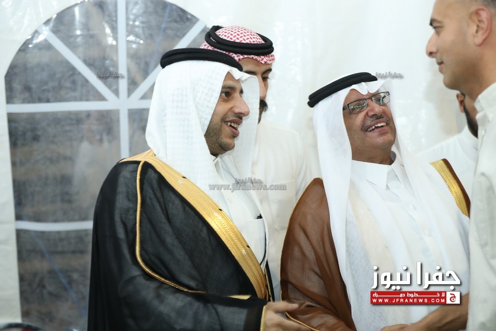 جمع غفير على مأدبة عشاء زفاف محمد العابد بأجواء بدوية (صور)