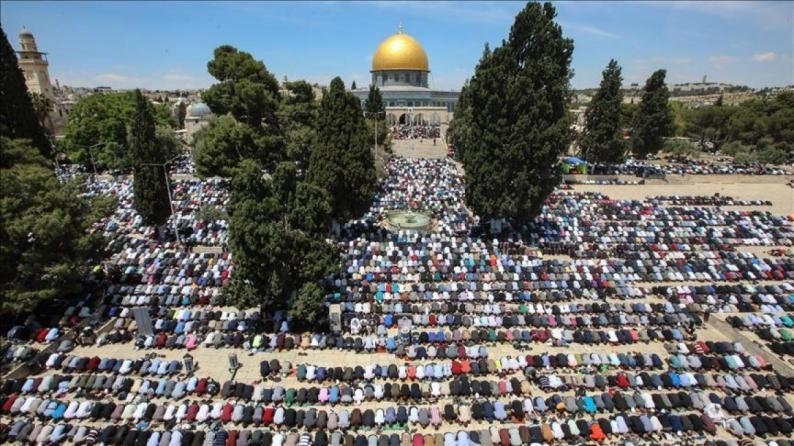 ‎40 ألفا يؤدون صلاة الجمعة في المسجد الأقصى