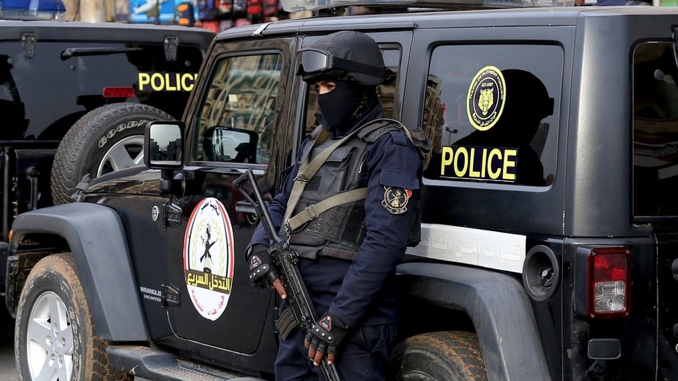 مصر: إحالة مسؤولين كبار إلى المحاكمة بتهم التزوير والاحتيال