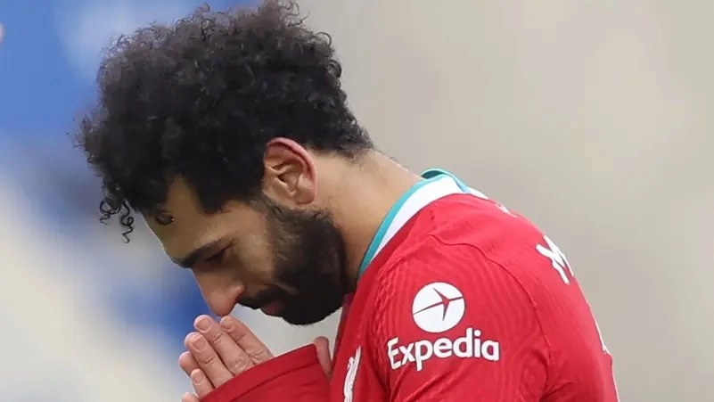"حتوحشنا يا قبطان".. محمد صلاح ينعى نبيل الحلفاوي