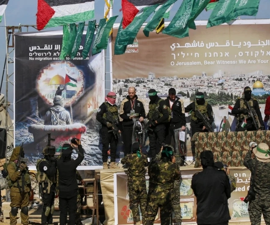 إعلام إسرائيلي: دعاية حماس وسرايا القدس في الدفعة السادسة تُعد إصبعاً في عين "إسرائيل"