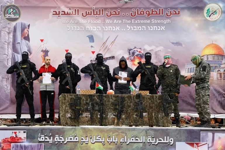 عملية تسليم الأسرى تكشف فشلًا استخباراتيًا للاحتلال وتؤكد قدرات المقاومة العسكرية في غزة #عاجل