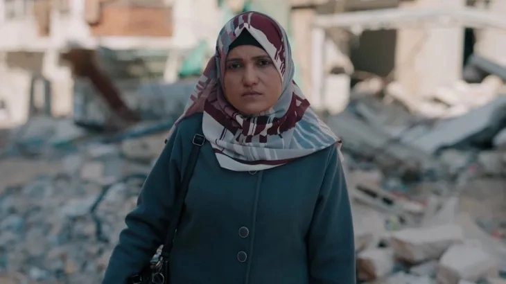 قصة طبيبة فلسطينية قُصف بيتها ودفنت رضيعها بنفسها ولا تزال صامدة