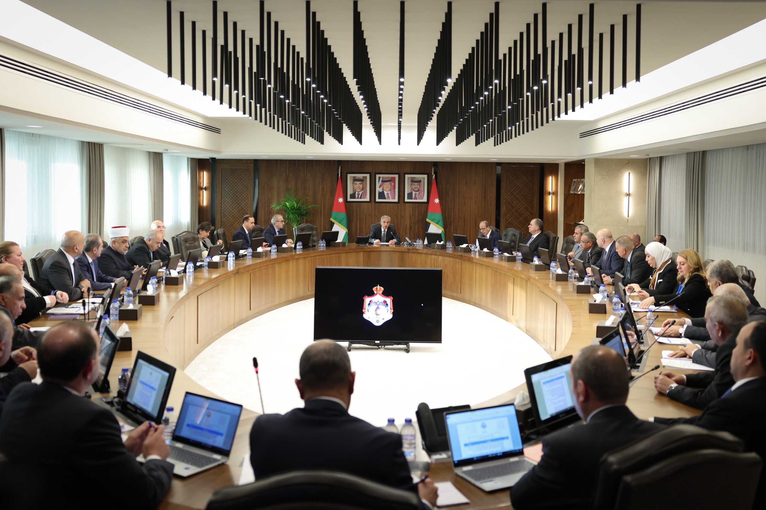 مجلس الوزراء يعين البطاينة امينا عاما لسلطة المياه.. ويحيل امين عام المجلس الطبي للتقاعد