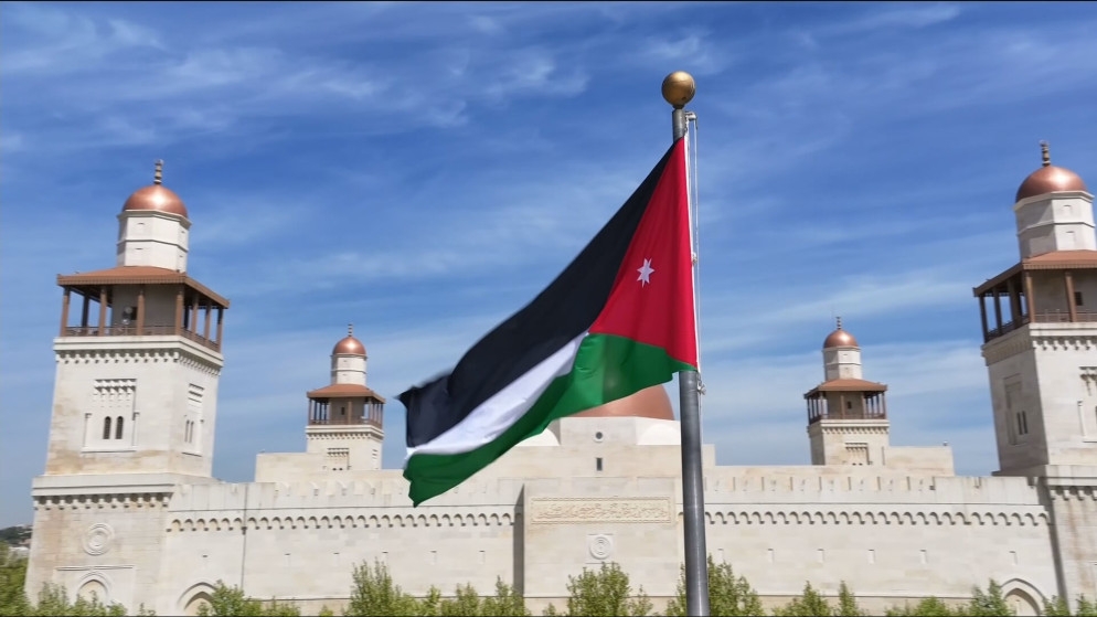 مواصفات العلم وفقا للدستور الأردني