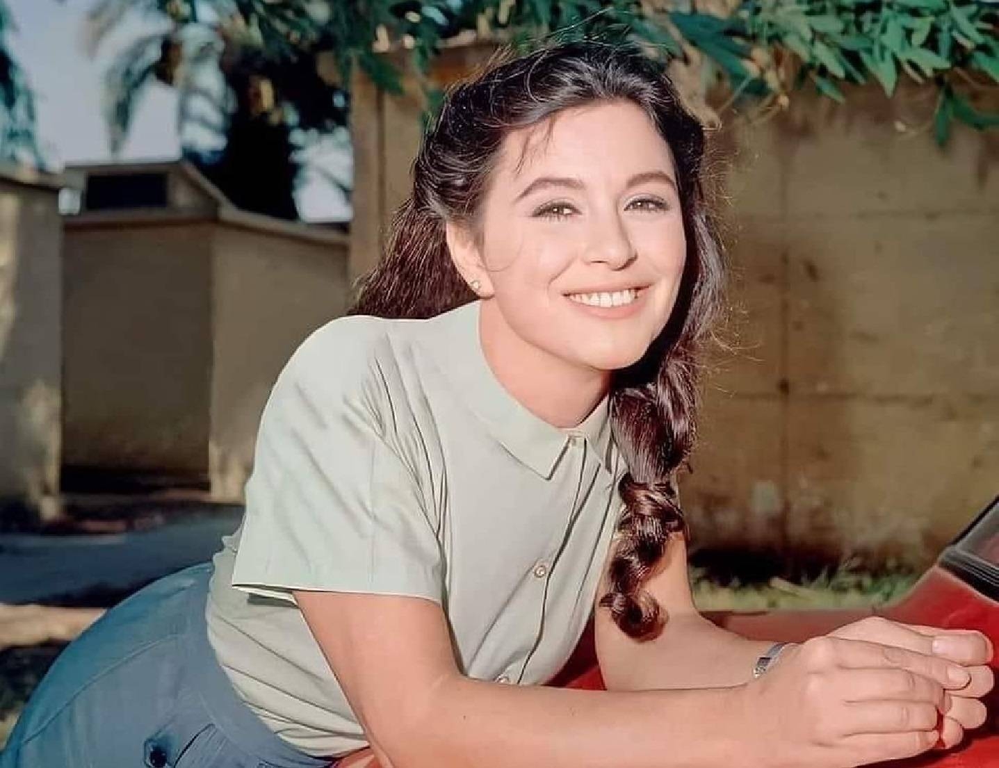 شقيقة سعاد حسني تفتح النار على أسرة "العندليب الأسمر" (فيديو)