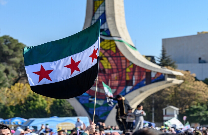 بعد واشنطن.. الاتحاد الأوروبي يرفع العقوبات عن سوريا: آمال كبيرة تلوح في الأفق