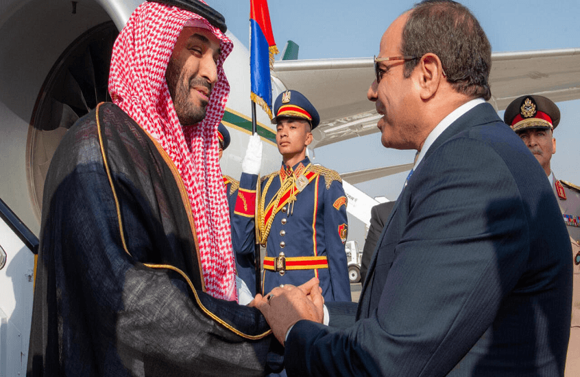 السيسي يوجه رسائل خطية لقادة دول عربية.. ماذا جاء فيها؟