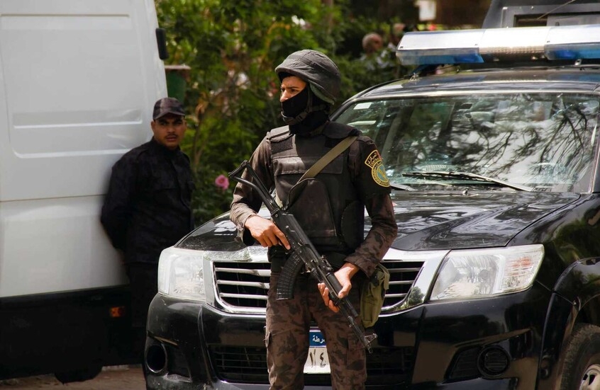 فيديوهات خادشة للحياء.. الأمن المصري يعتقل سيدتين بسبب تيك توك