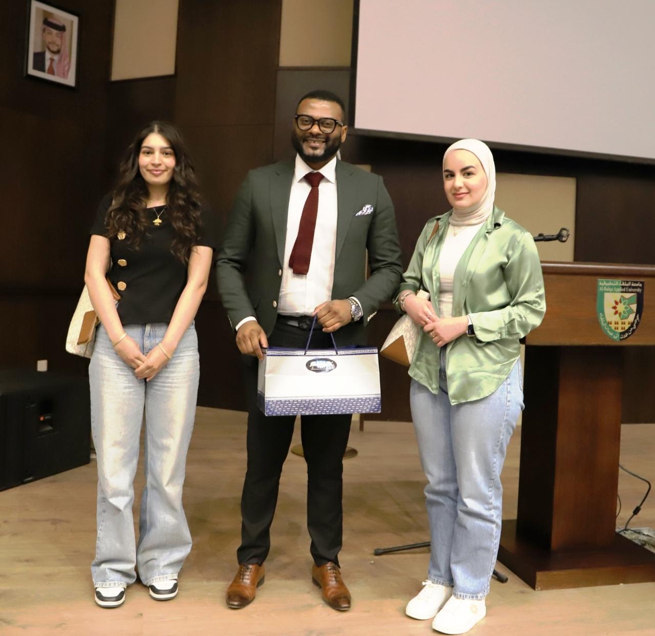 البلقاء التطبيقية تستضيف محاضراً من جامعة Yale