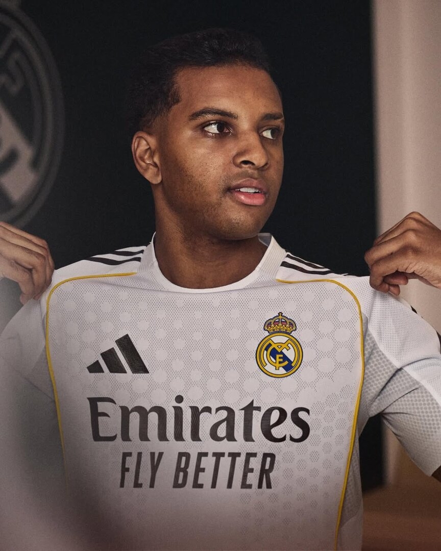 بالفيديو والصور..ريال مدريد يعلن عن قميصه الجديد مستوحى من "سنتياغو برنابيو"