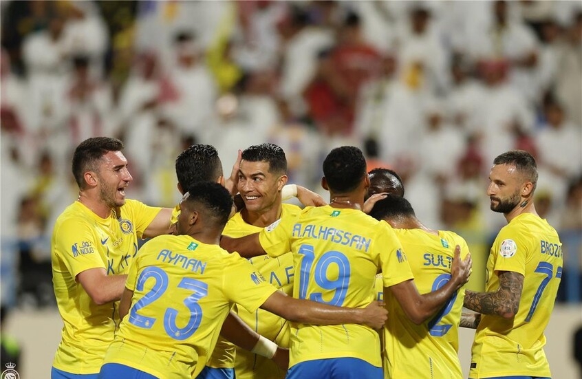 تغريدة تشعل فتيل أزمة في النصر السعودي.. إقالة وتهديد باللجوء للقضاء