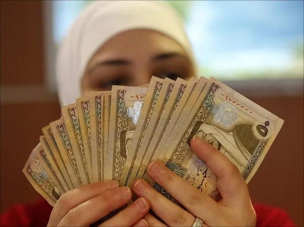 نواب يطالبون بتأجيل أقساط القروض الحكومية عن المواطنين