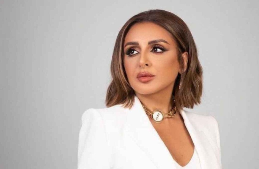 بعد شائعة إصابتها بمرض خطير.. أول ظهور للنجمة المصرية أنغام داخل مستشفى في ألمانيا (صورة)