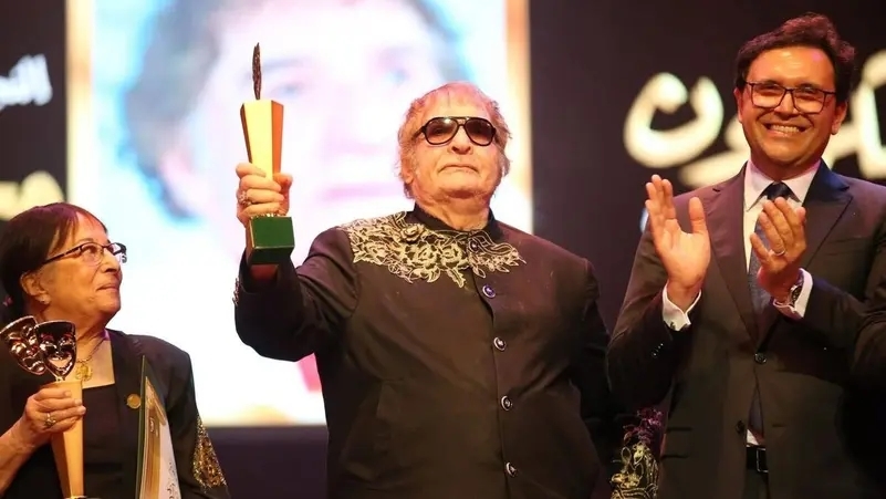 "مجاملة بايخة.. أنا عايز فلوس".. محيي إسماعيل ينتقد تكريمه الأخير