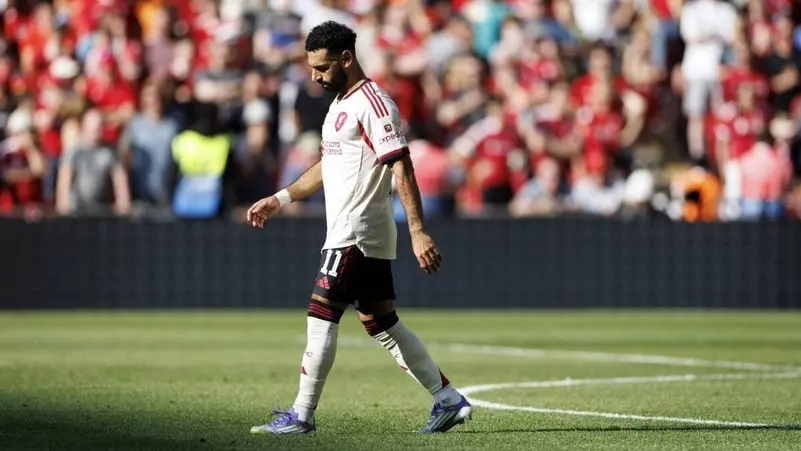 مطار إيرلندي يسخر من صلاح.. "كرته هبطت في المدرج الشمالي"