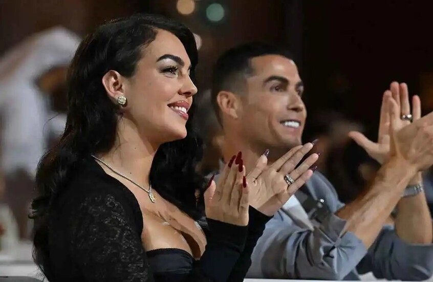 "محتاجة تسألي عنه".. تعليقات طريفة تطال كريستيانو رونالدو وجورجينا بعد إعلان خطوبتهما